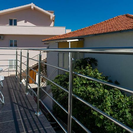 Apartment Ella Рогозниця Екстер'єр фото