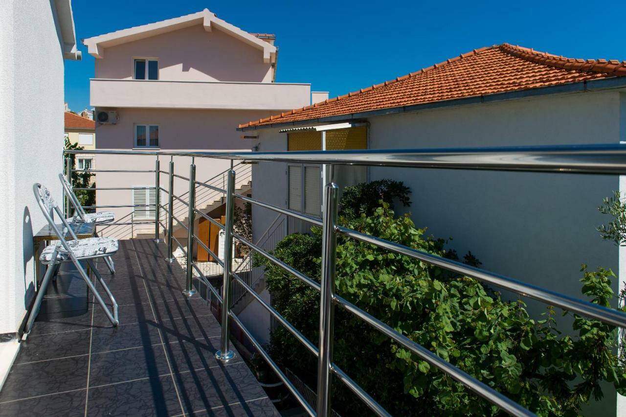 Apartment Ella Рогозниця Екстер'єр фото